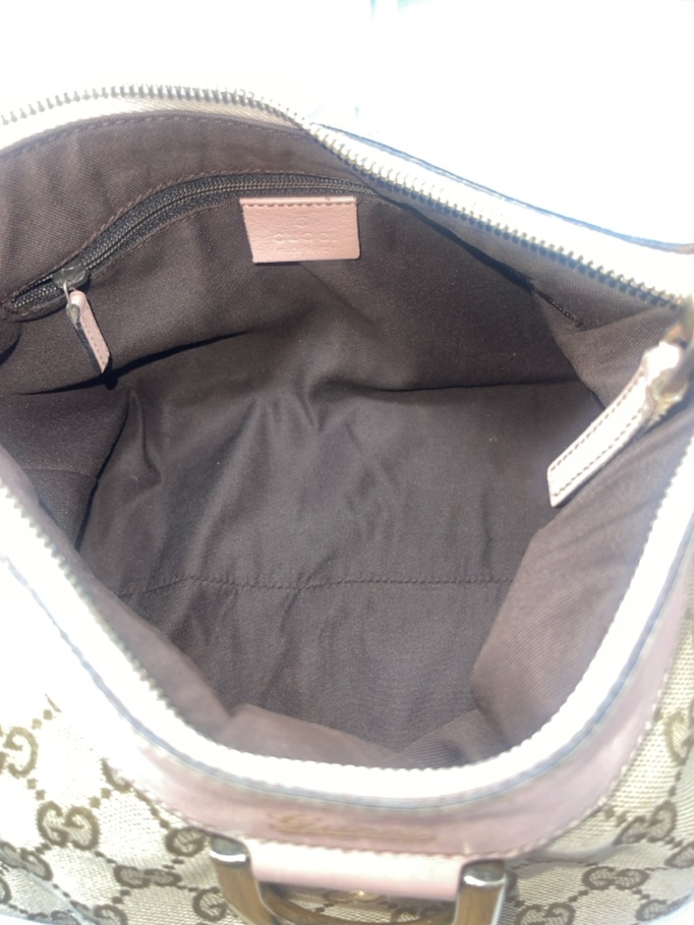 Gucci Beige Signature Canvas Shoulder Bag with Pink Trim - Picture 9 of 14